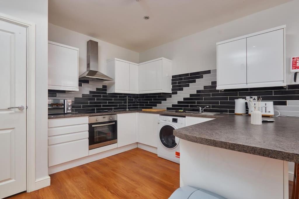 Leeds 3 Bedroom Flat * Leeds (West Yorkshire)