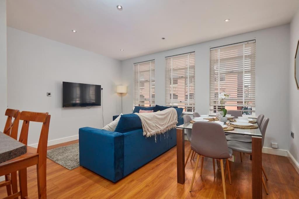 Leeds 3 Bedroom Flat Apartment