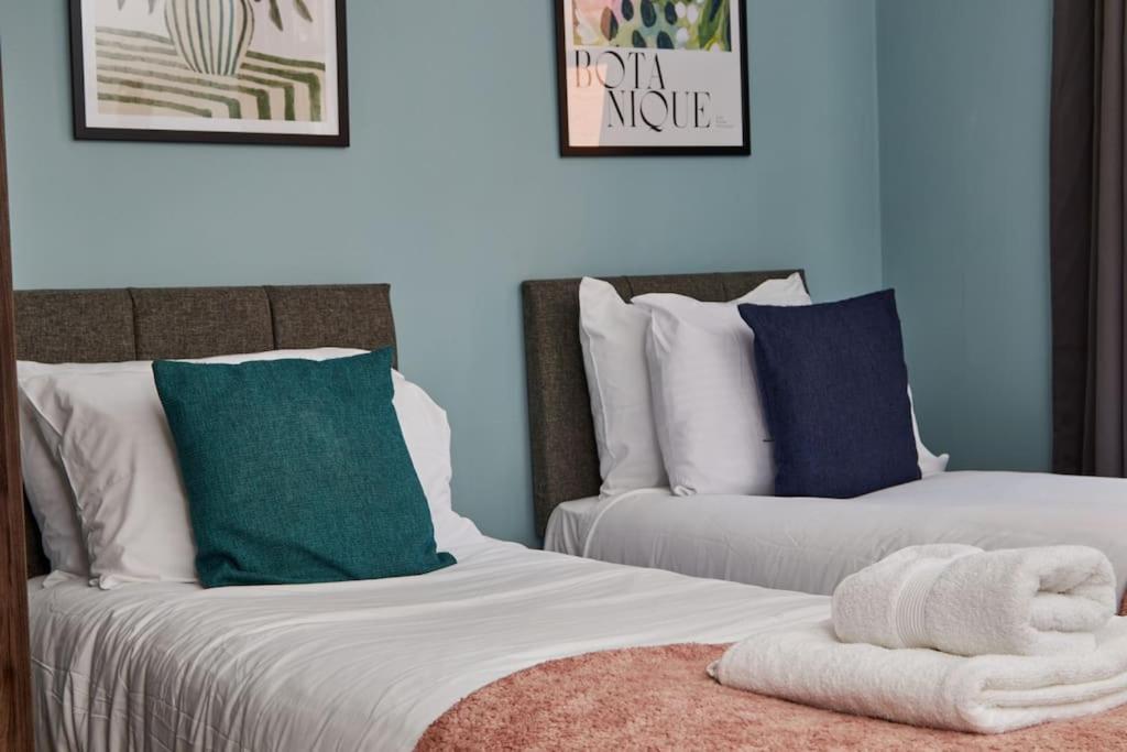 Leeds 3 Bedroom Flat Apartment